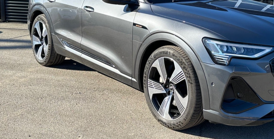 Audi e-tron 55 S-line Prestige quattro 5d