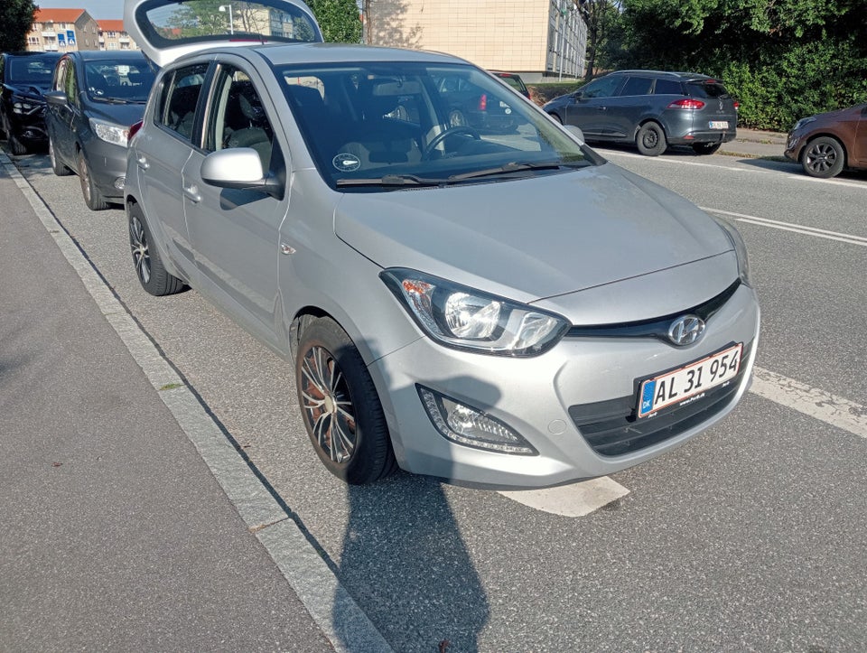 Hyundai i20 1,25 Classic XTR+ 5d