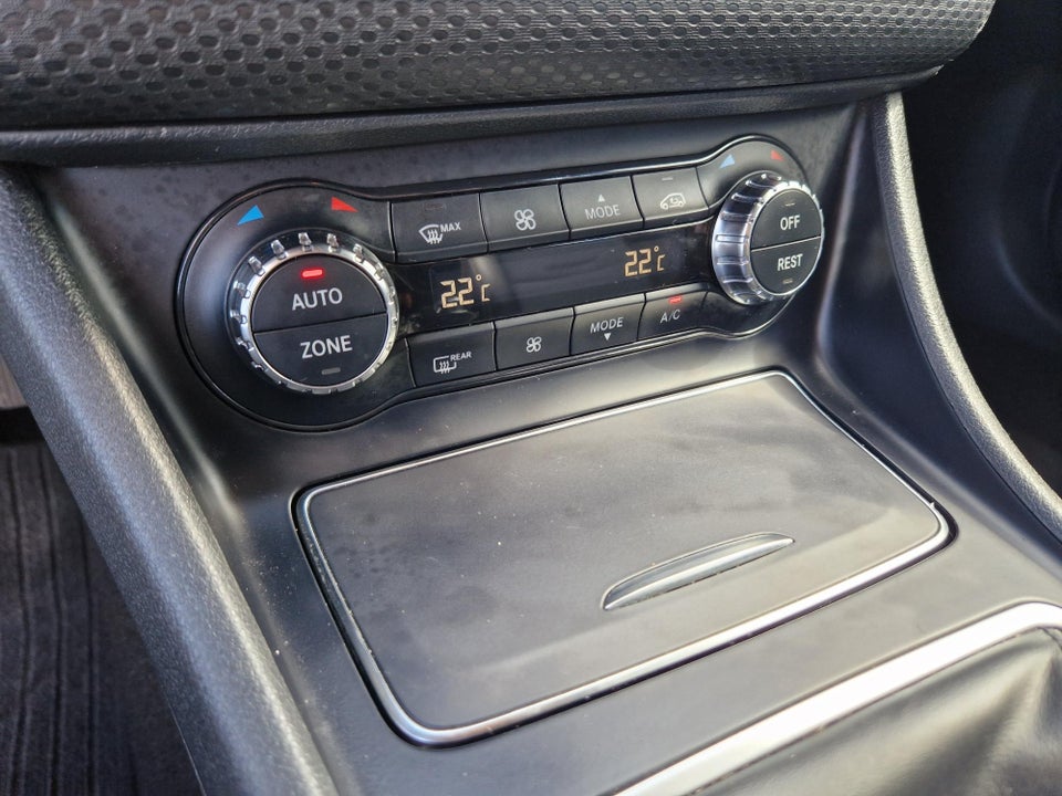 Mercedes A180 d 1,5 AMG Line 5d