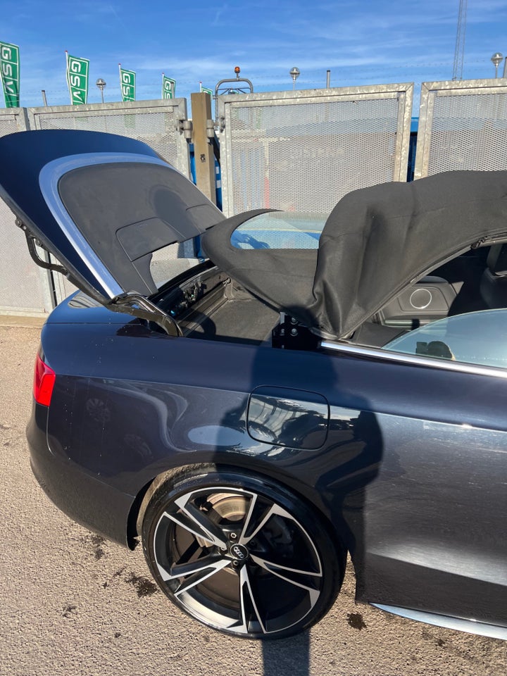 Audi A5 2,0 TDi S-line Cabriolet Multitr. 2d