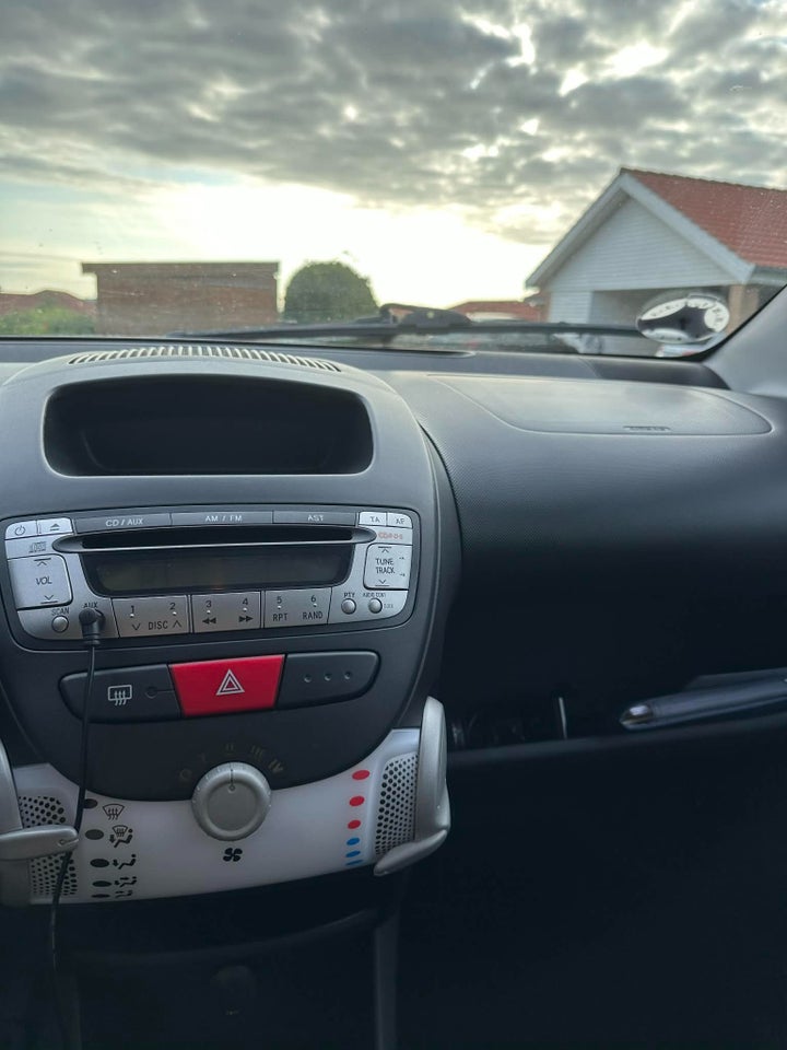 Peugeot 107 1,0 Active 5d