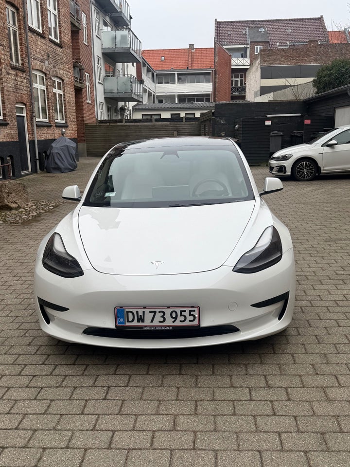 Tesla Model 3 Standard Range+ RWD 4d
