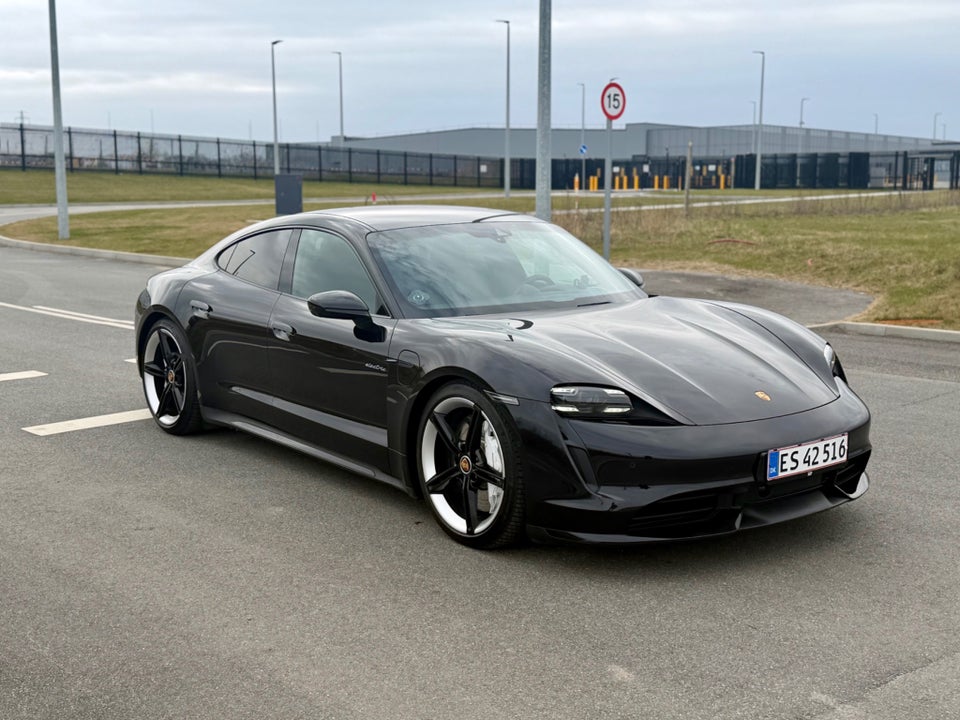 Porsche Taycan Turbo Performance+  4d