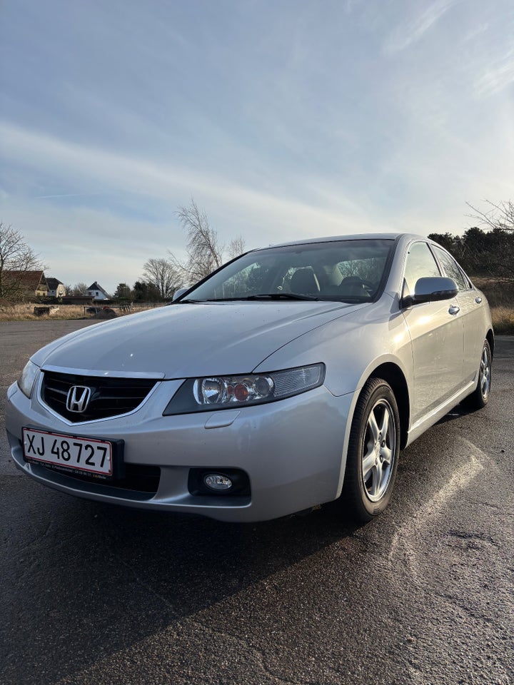 Honda Accord 2,4i Executive 4d