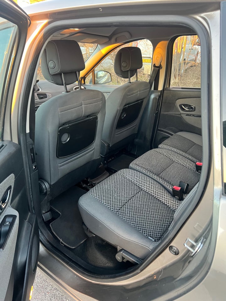 Renault Grand Scenic III 1,6 16V Expression 7prs 5d