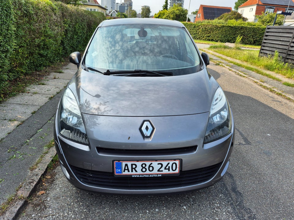 Renault Grand Scenic III 1,6 dCi 130 Dynamique 7prs 5d