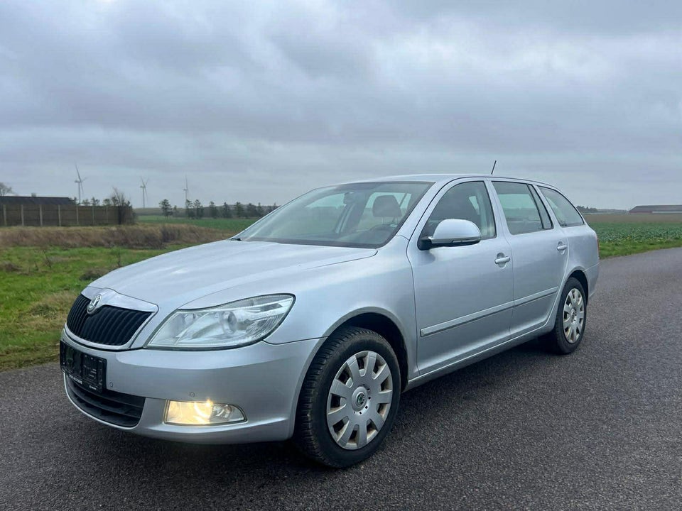 Skoda Octavia 1,6 TDi 105 Active Combi 5d