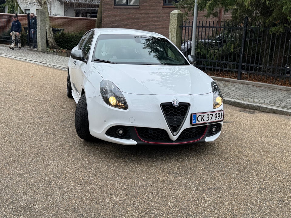 Alfa Romeo Giulietta 1,75 TBi Veloce TCT 5d