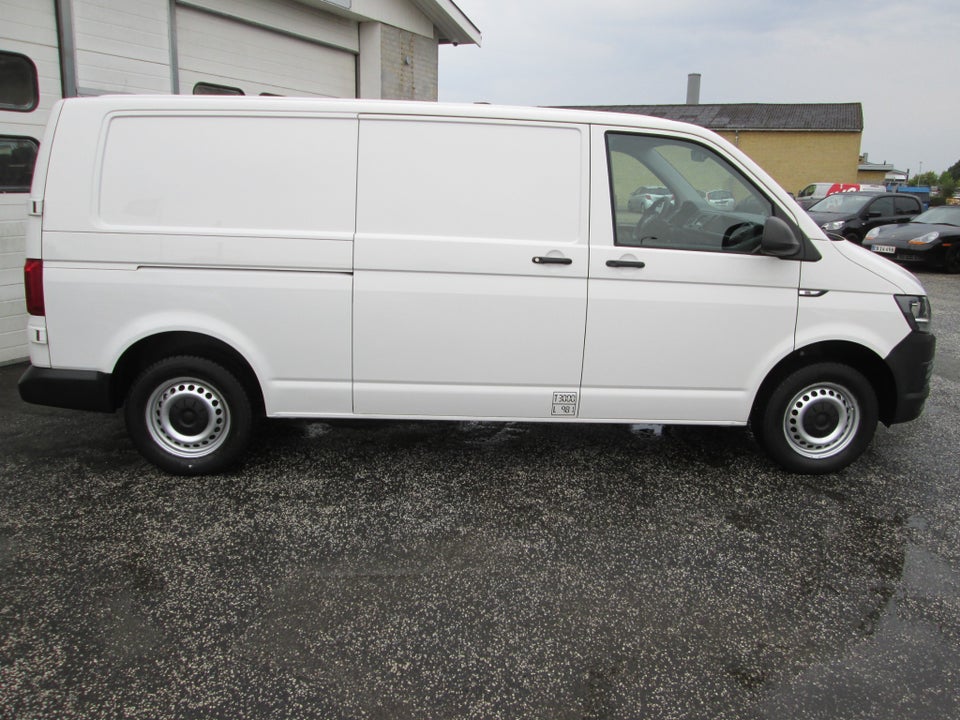 VW Transporter 2,0 TDi 102 Kassevogn lang