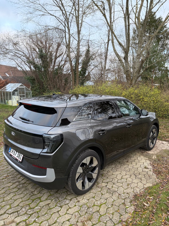 Ford Explorer 82 Premium Extended Range 5d