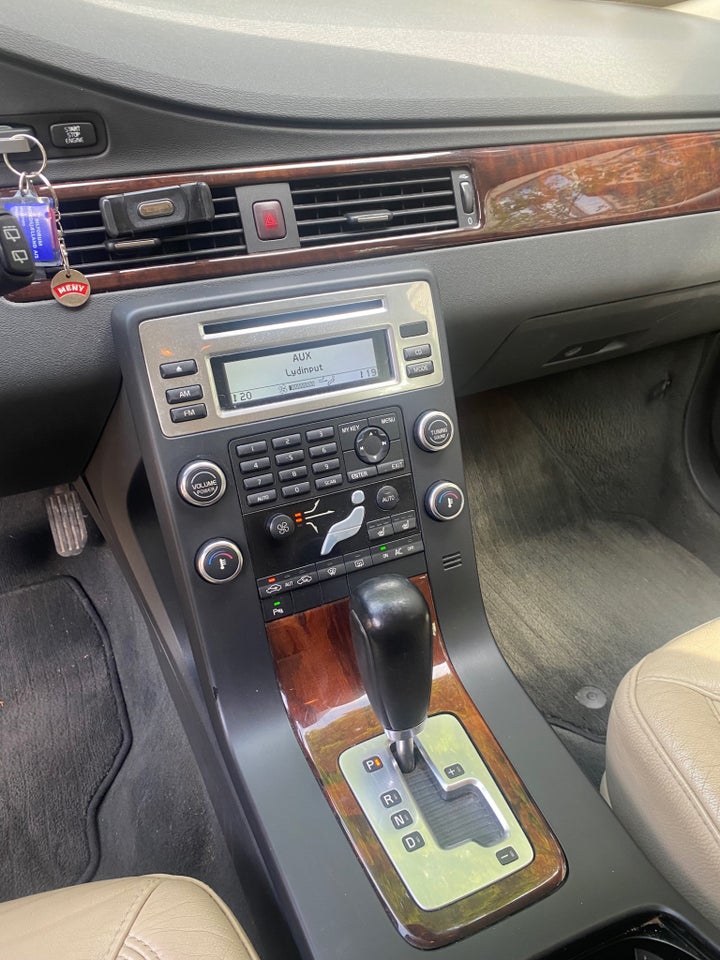 Volvo V70 2,4 D5 185 aut. 5d
