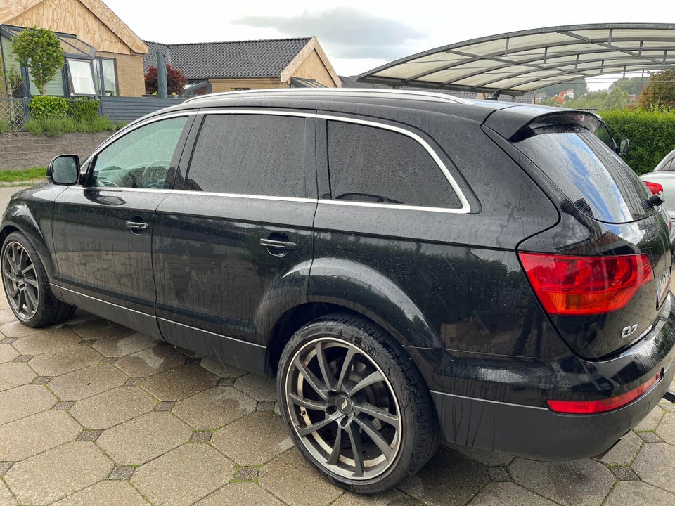 Audi Q7 3,0 TDi 240 quattro Tiptr. 7prs 5d