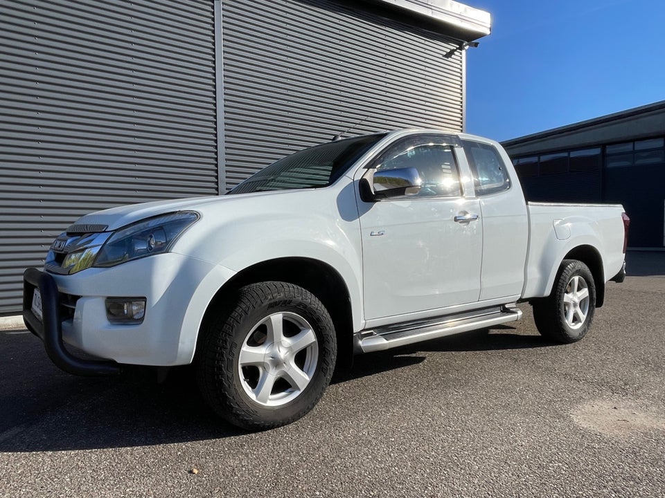 Isuzu D-Max 2,5 TD 163 Ext. Cab Premium 2d
