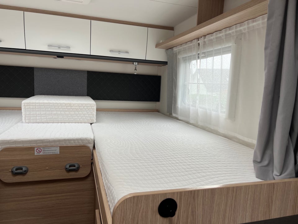 Sunlight T67 2,3 FTN2FE 4d