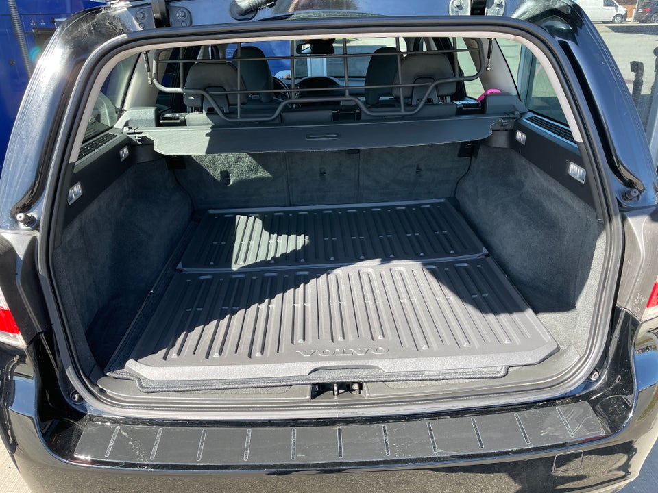 Volvo V70 2,0 T5 240 Momentum aut. 5d
