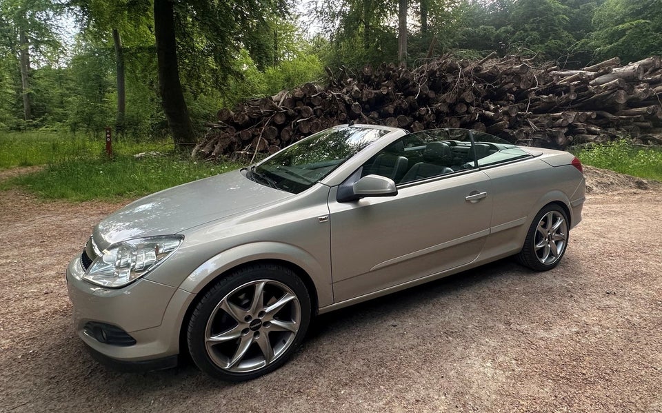 Opel Astra 2,0 Turbo TwinTop 2d