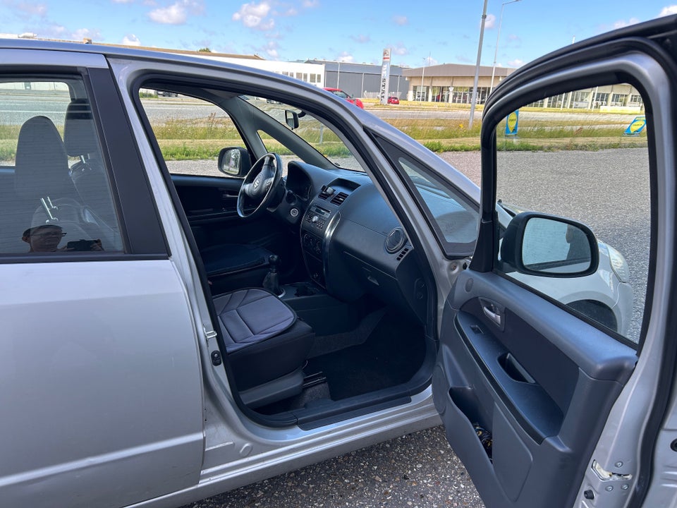 Suzuki SX4 1,6 GL 5d
