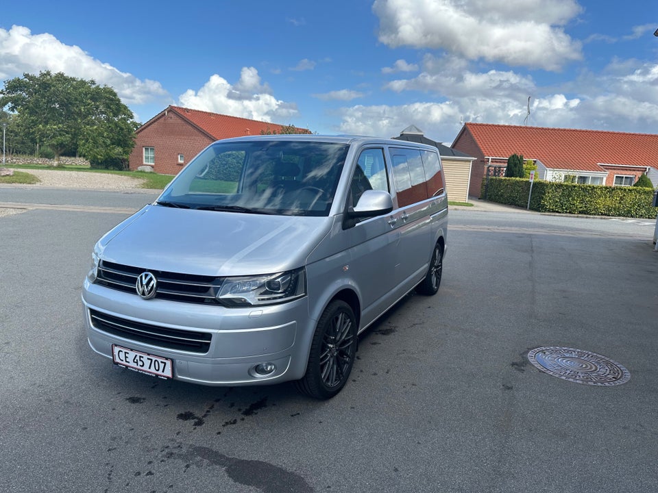 VW Multivan 2,0 TDi 180 Highline DSG kort 4d