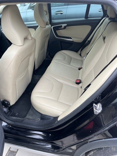 Volvo V60 CC 2,0 D4 190 Momentum aut. 5d