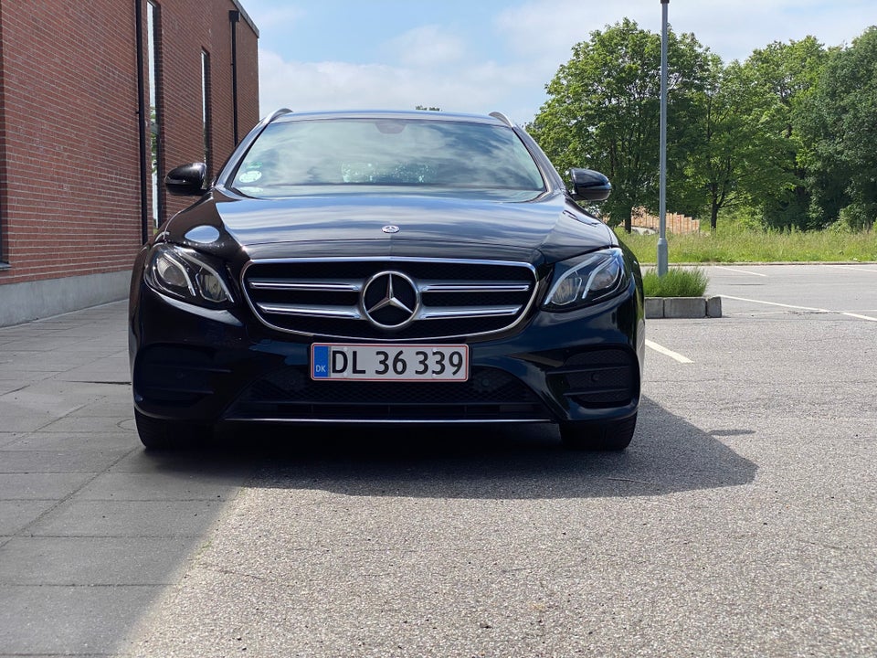 Mercedes E300 de 2,0 AMG Line stc. aut. 5d