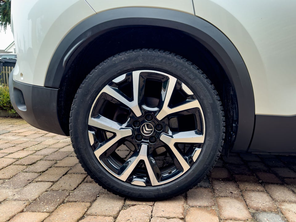 Citroën C5 Aircross 1,6 Hybrid Shine Sport EAT8 5d