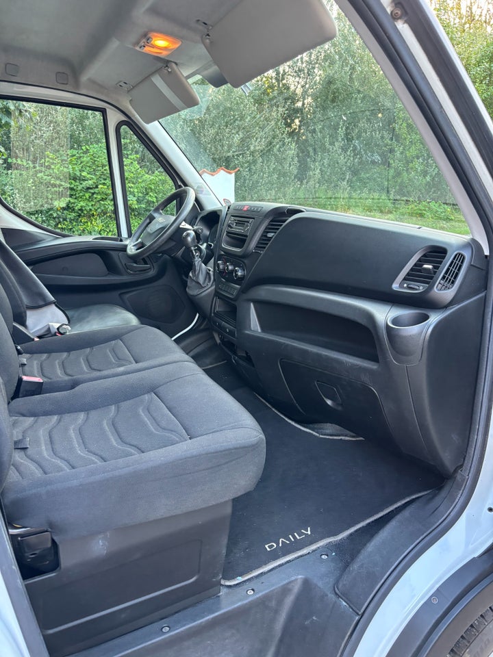 Iveco Daily 2,3 35S15 10,8m³ Van