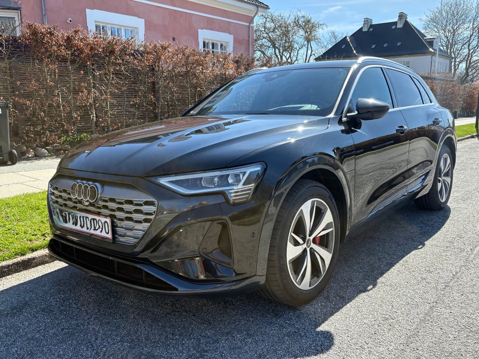 Audi Q8 e-tron 55 Advanced quattro 5d