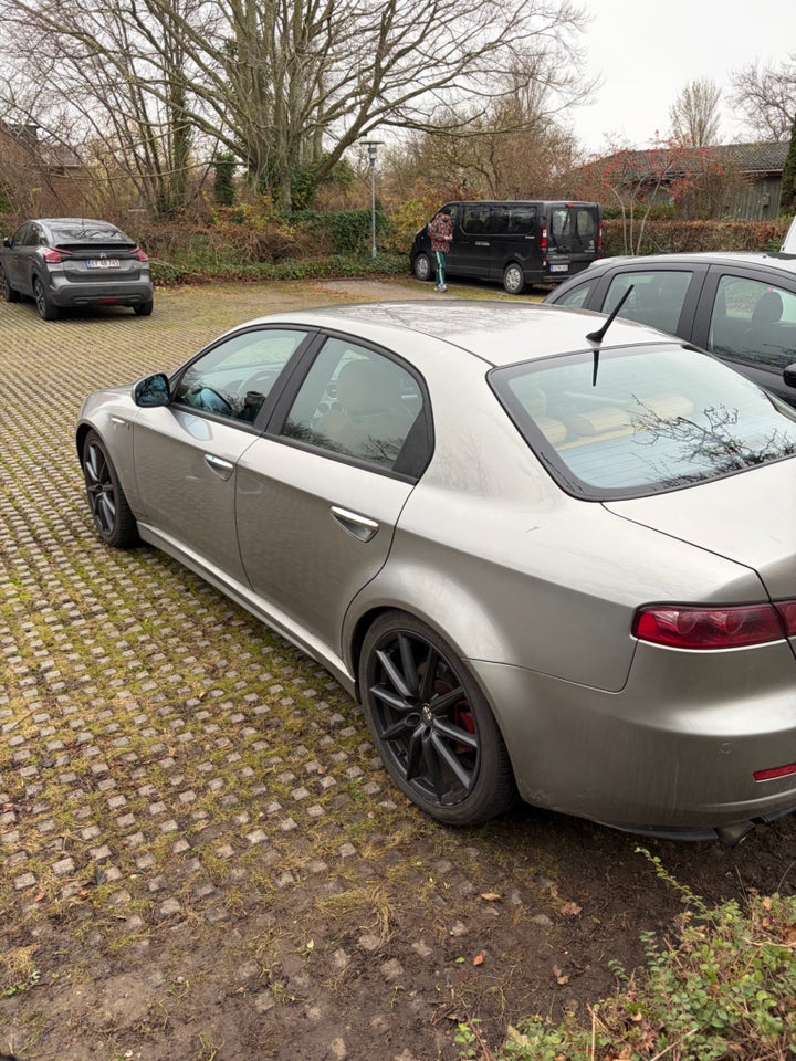 Alfa Romeo 159 1,75 TBi Distinctive 4d
