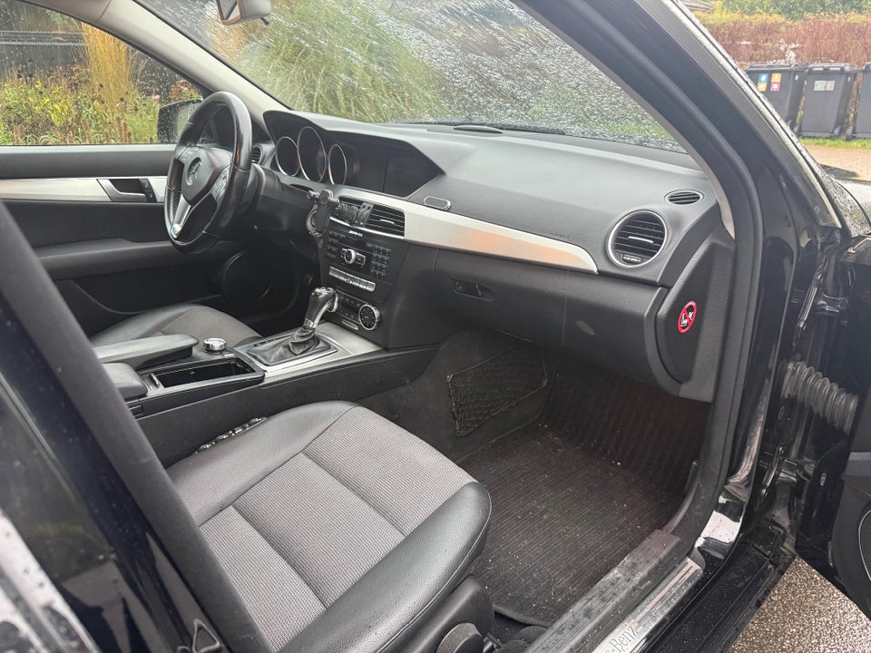 Mercedes C200 2,2 CDi AMG Line stc. 5d