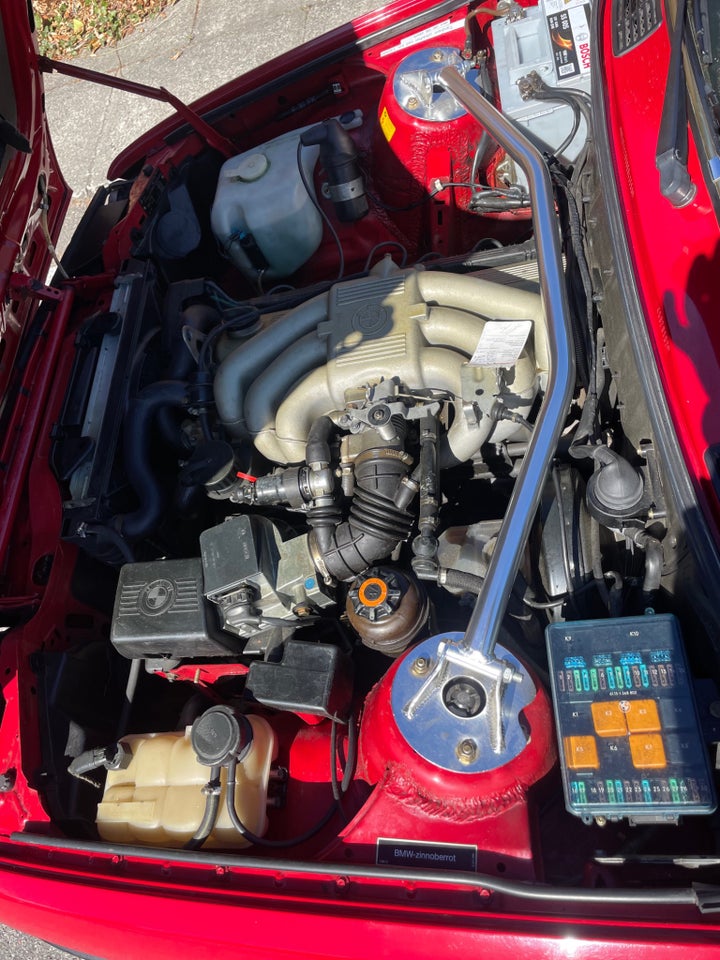 BMW 320i 2,0 Cabriolet 2d