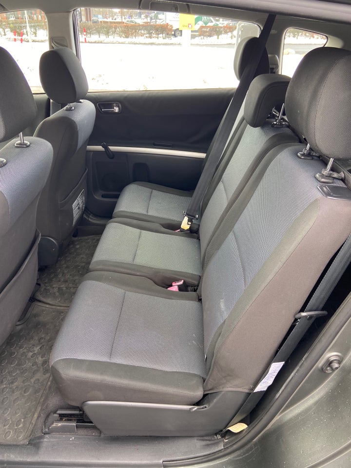 Toyota Corolla Verso 1,8 Terra MMT 7prs 5d