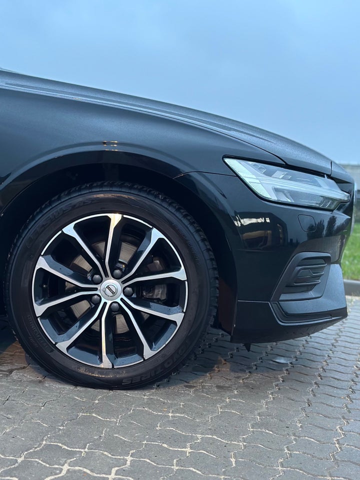 Volvo V60 2,0 T4 190 Momentum aut. 5d