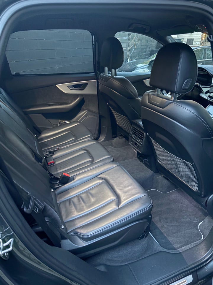 Audi Q7 55 TFSi e S-line quattro Tiptr. 5d