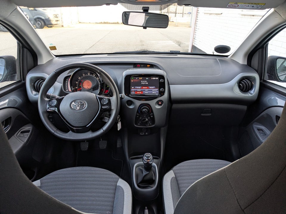 Toyota Aygo 1,0 VVT-i x-play 5d