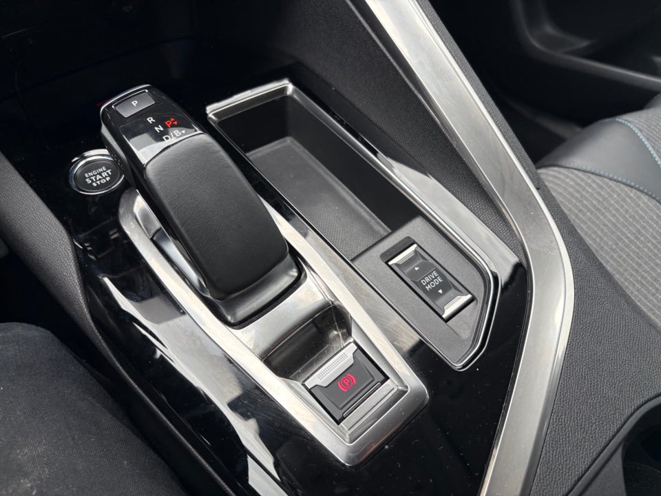 Peugeot 3008 1,6 Hybrid Allure Pack Limited EAT8 5d