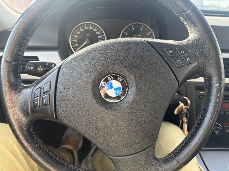 BMW 320i 2,0 aut. 4d