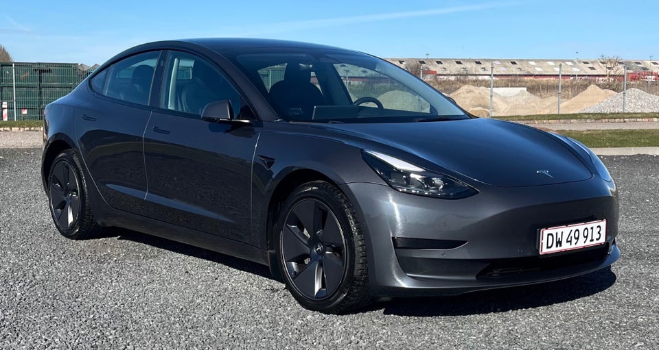 Tesla Model 3 Standard Range+ RWD 4d