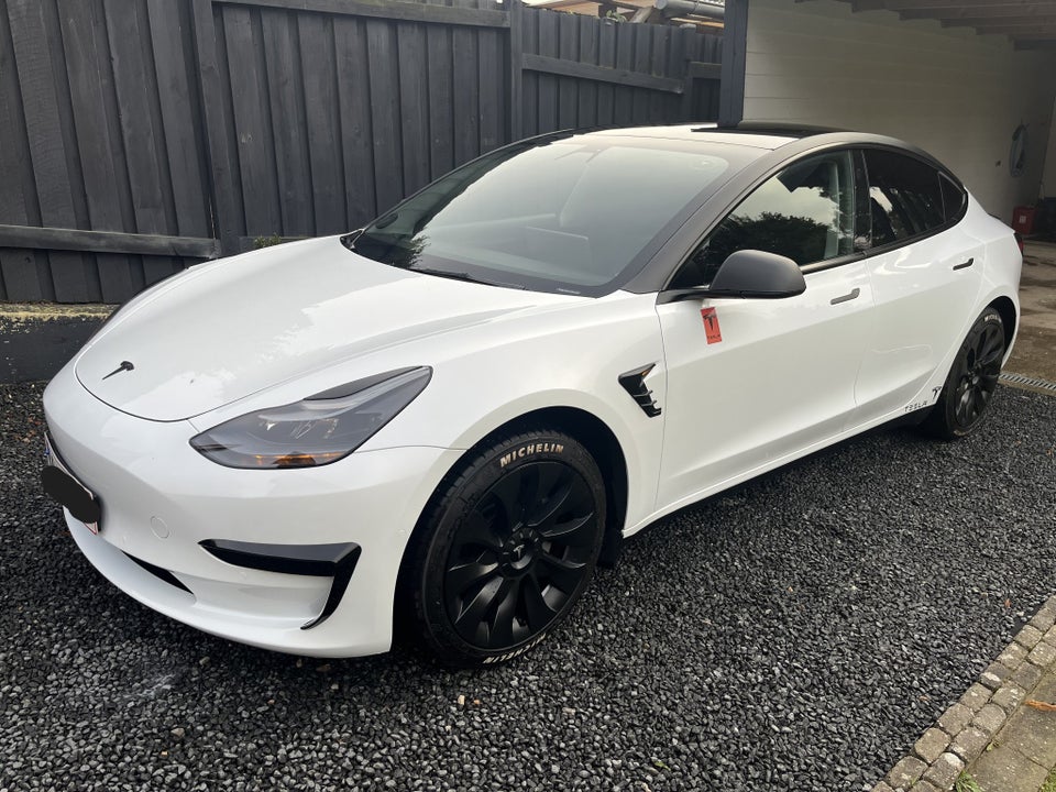 Tesla Model 3 Standard Range+ RWD 4d