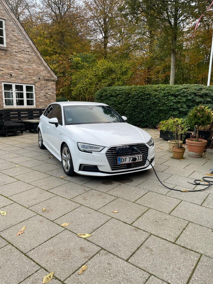 Audi A3 1,4 e-tron S-line Sportback S-tr. 5d