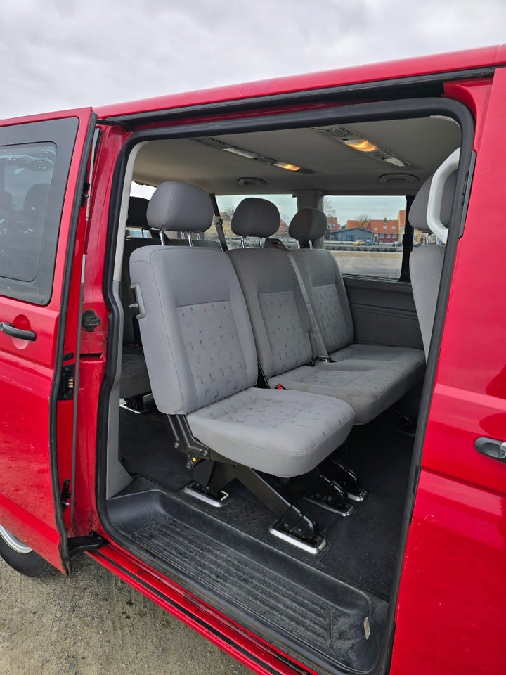 VW Transporter 2,5 TDi 130 Comfortline 5d