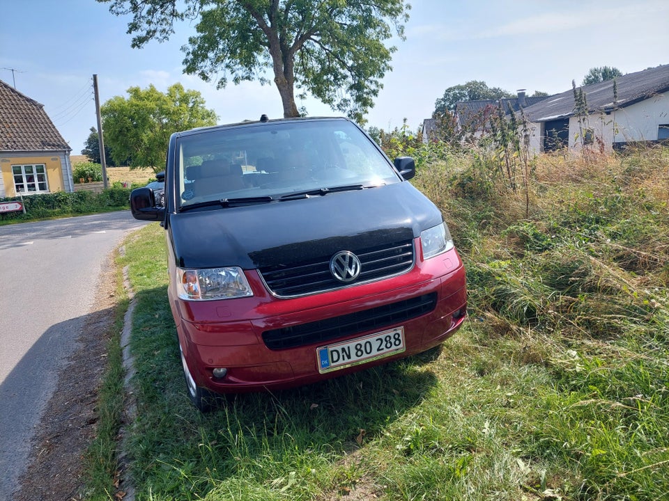 VW Multivan 2,5 TDi 174 Highline kort 10prs 5d