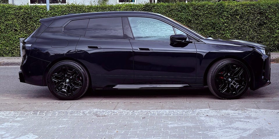 BMW iX xDrive60 Fully Charged 5d