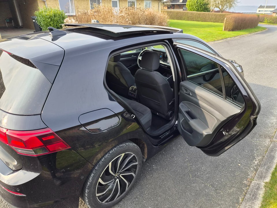 VW Golf VIII 2,0 TDi 150 Style DSG 5d