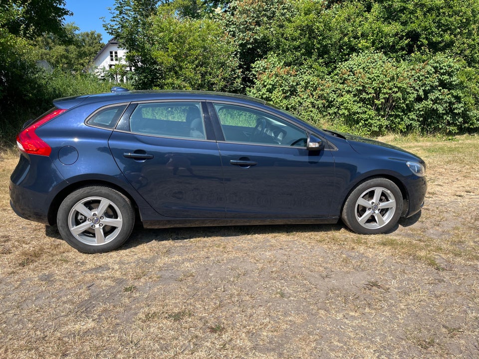 Volvo V40 1,6 D2 115 Kinetic 5d