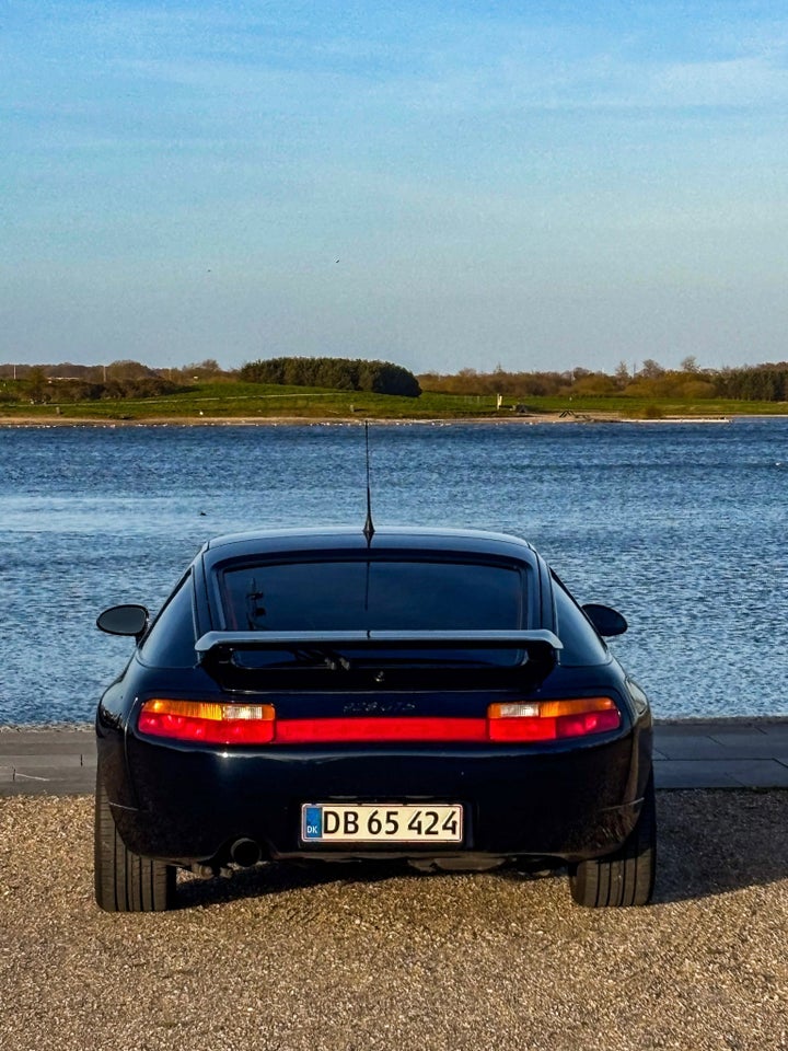 Porsche 928 5,4 GTS aut. 3d