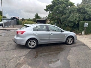 Mitsubishi Lancer 1,6 Invite SportBack 5d