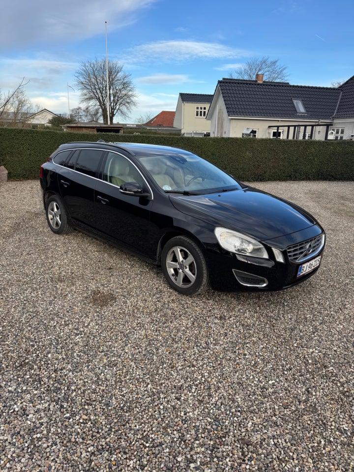 Volvo V60 2,0 D3 136 Active 5d