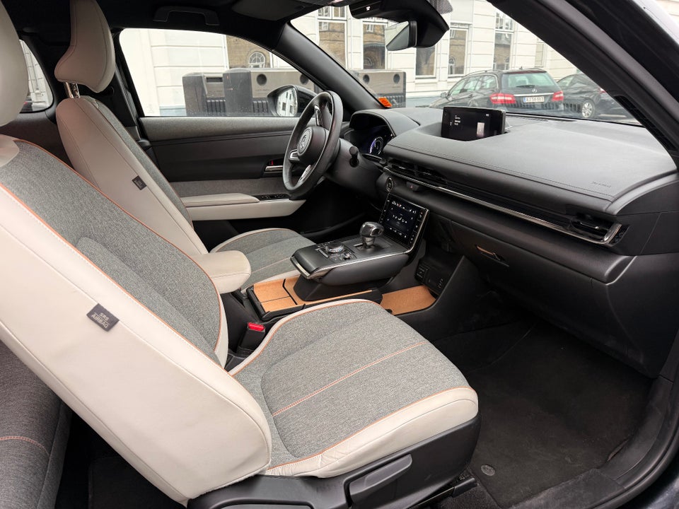 Mazda MX-30 e-SkyActiv Cosmo 5d