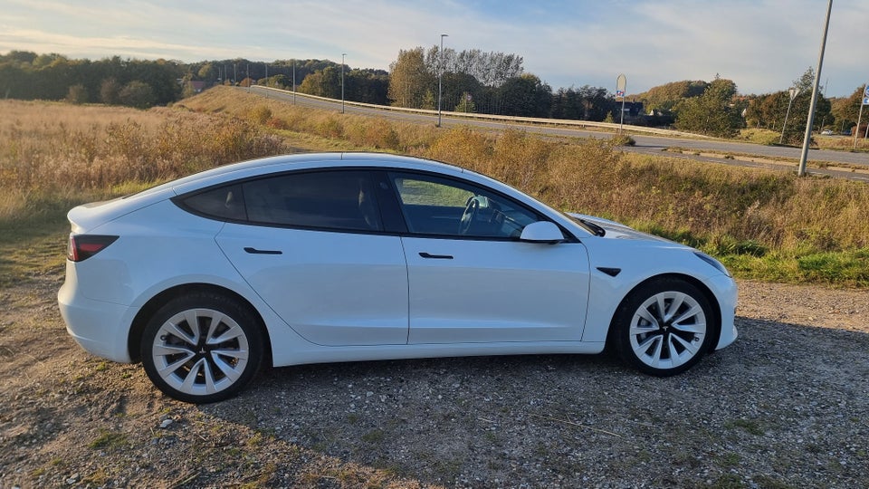 Tesla Model 3 Standard Range+ RWD 4d