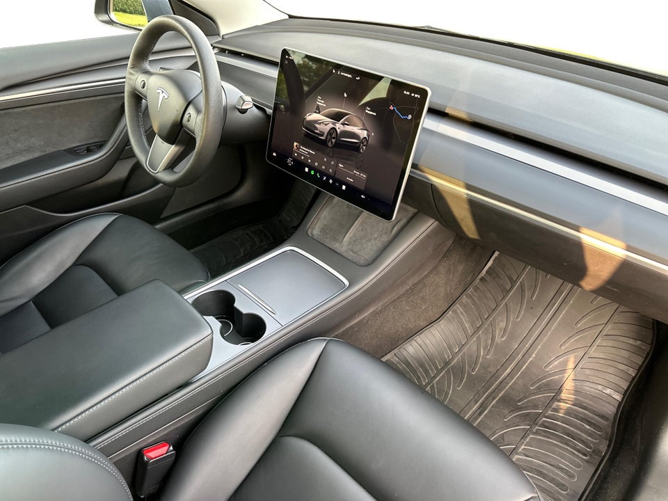 Tesla Model 3 Long Range AWD 4d